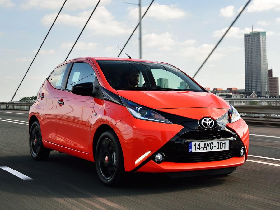  Toyota Aygo x-cite 5-Door 2014 года  (фото 23 из 30)